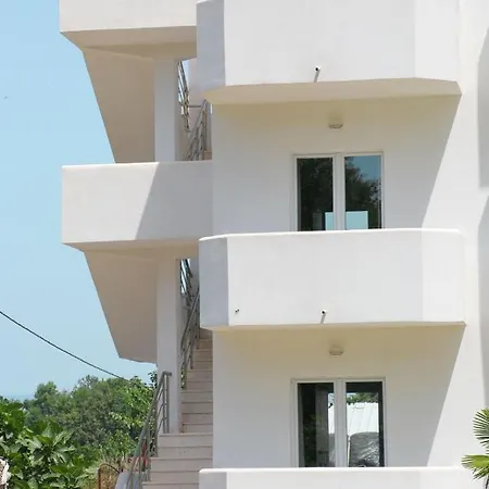 Village Hotel 4*