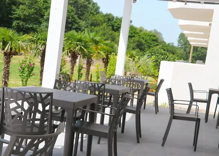 Szálloda Village Velipoja