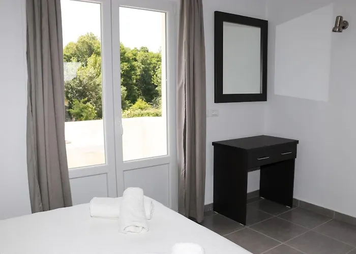 Village Szálloda Velipoja