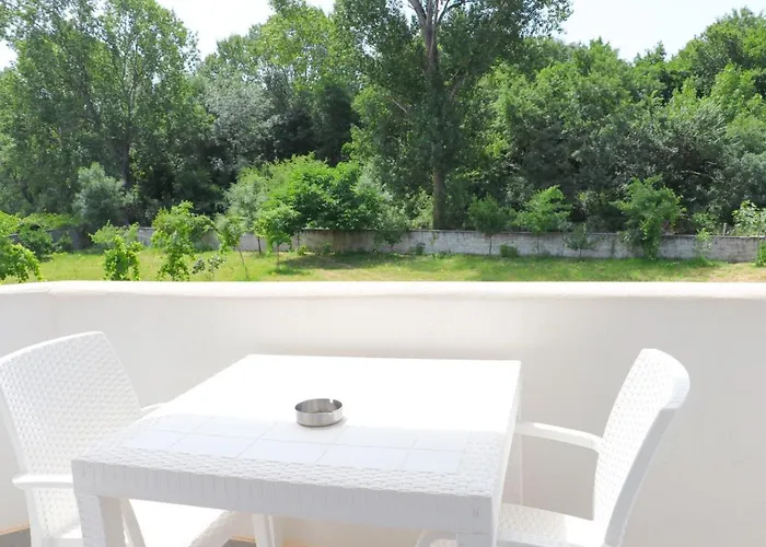 Village Szálloda Velipoja