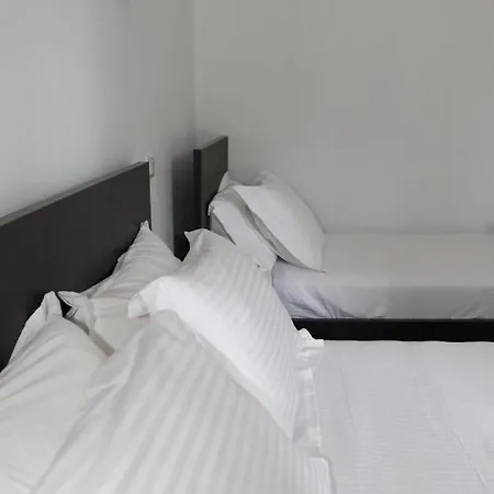 Village Hotel Velipoje