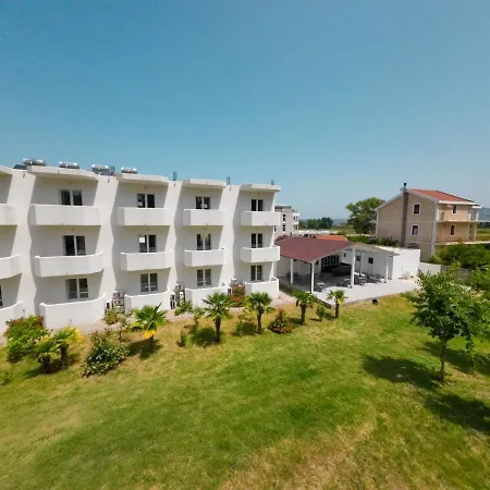 Village 4* Velipoje